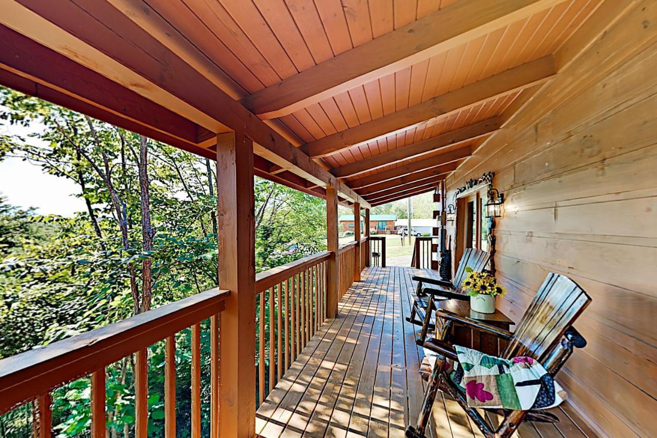 Happy Bear Hollow Sevierville Exterior photo